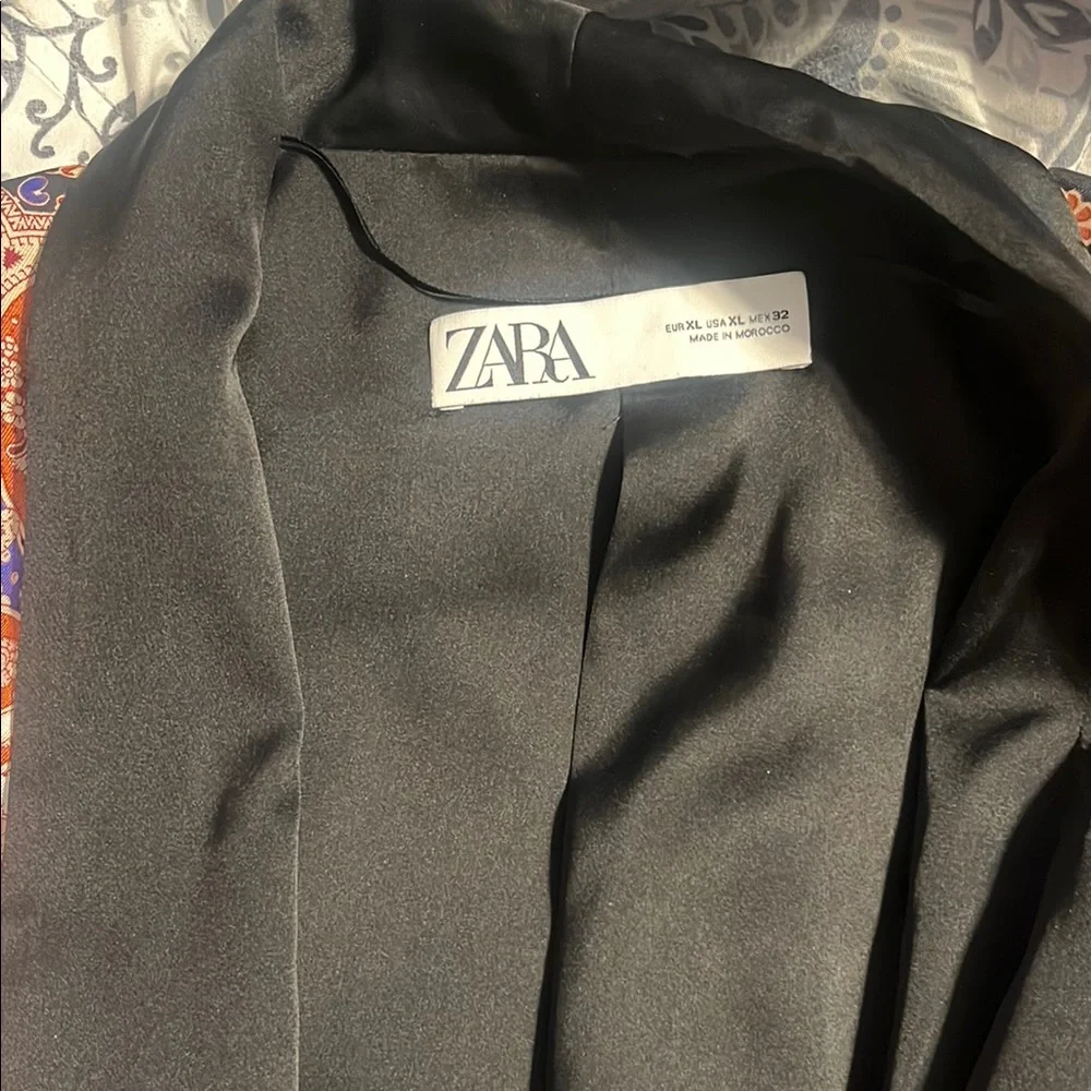 Zara Paisley Blazer with Black Lapel - Picture 2 of 4